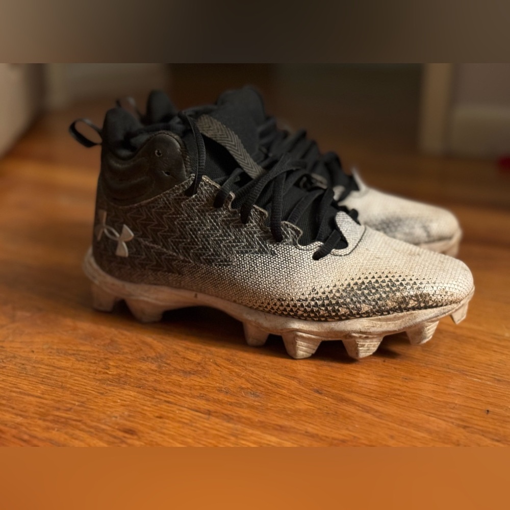 Boy’s Under Armour Football Cleats